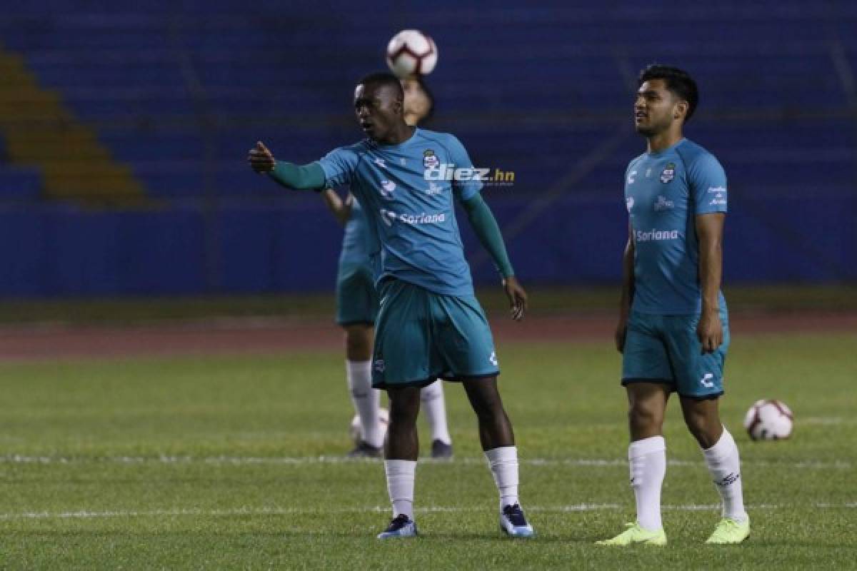 Sonrisas, concentración y un hondureño en entreno del Santos Laguna en el Olímpico