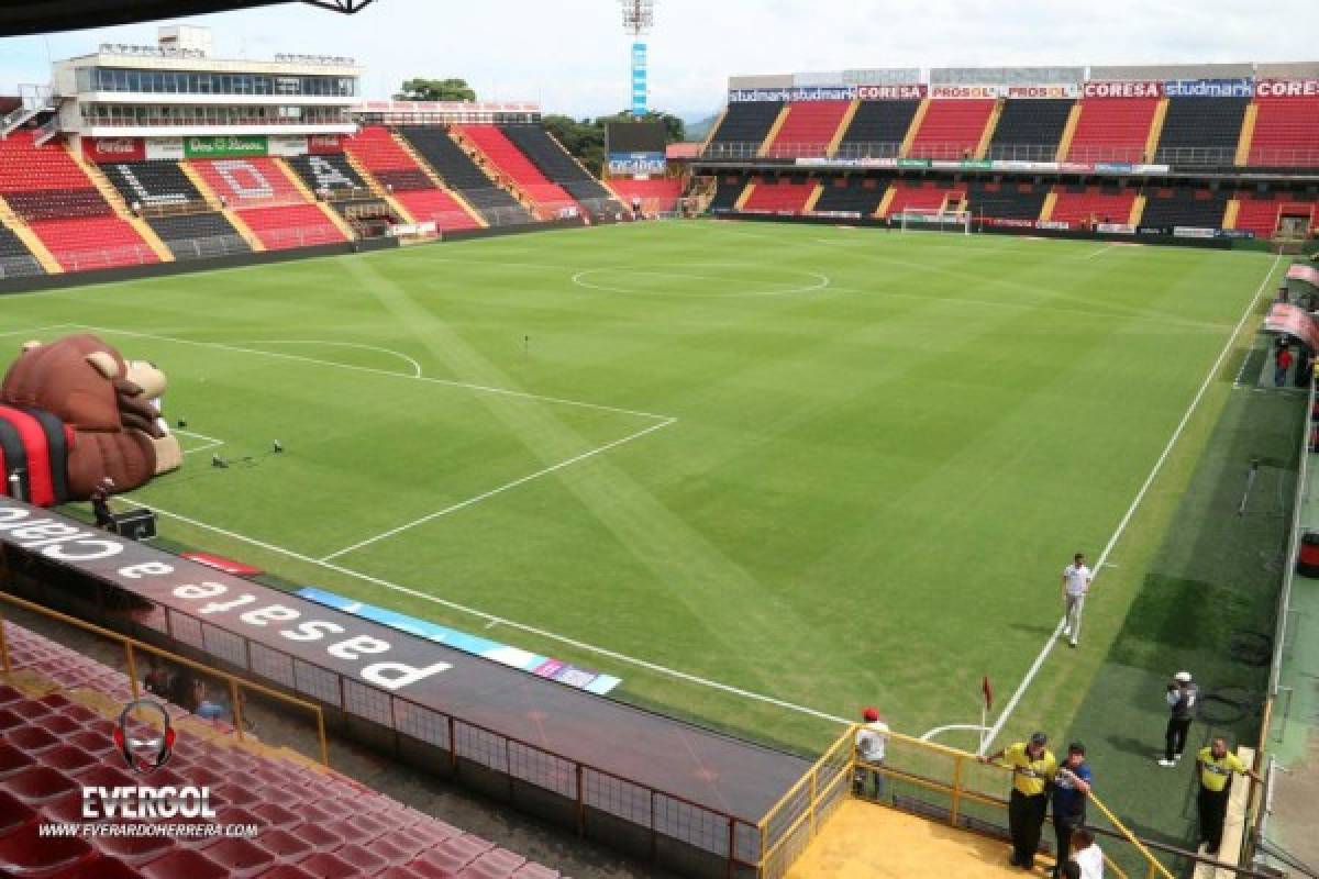 ¡ESPECTACULAR! Así quedó la cancha del estadio Alejandro Morera Soto tras remodelación