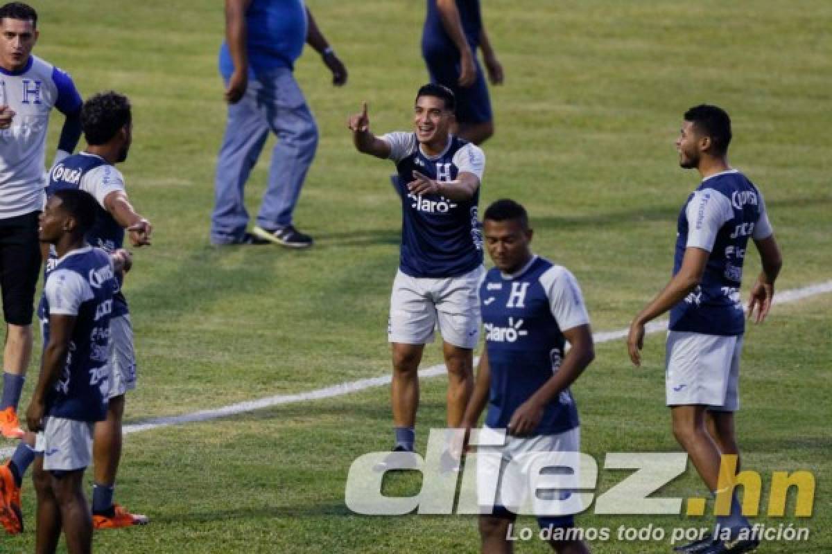 Risas y con un grupo pequeño: Así fue el primer entrenamiento de Honduras en San Pedro Sula