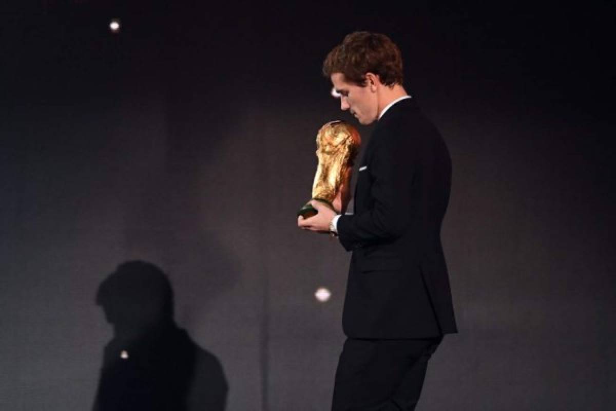 Balón de Oro 2018: El beso de Griezmann con Mbappé y la belleza de Ada Hegerberg