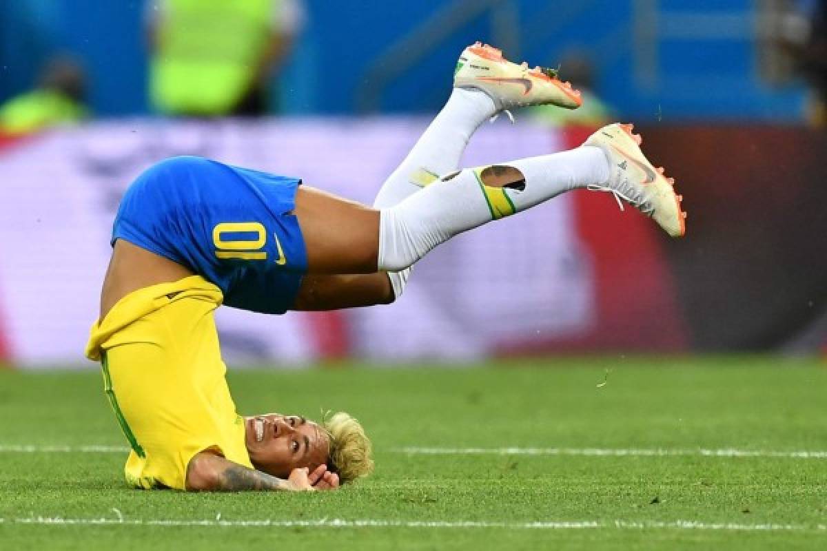 NO SE VIO EN TV: El terrible dolor de Neymar, las 'garotas' y la famosa selfie en el Brasil-Suiza