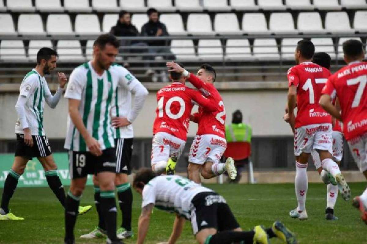 Real Murcia saca provecho venciendo a Córdoba con Luis Garrido en el banquillo