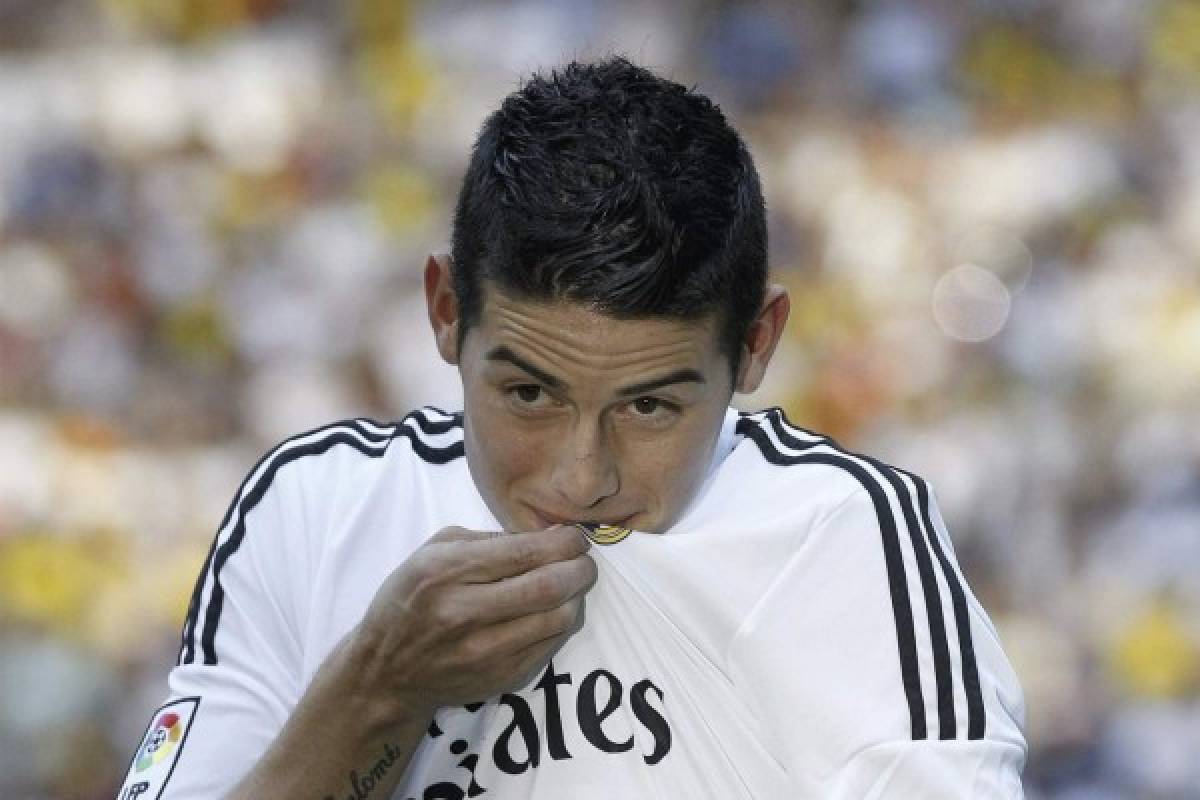 James Rodríguez fue presentado por Real Madrid ante 20 mil aficionados.