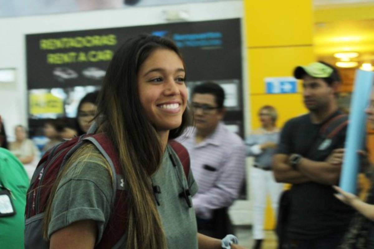 Elexa Bahr llega a Honduras para vacacionar... así luce la hermosa futbolista catracha