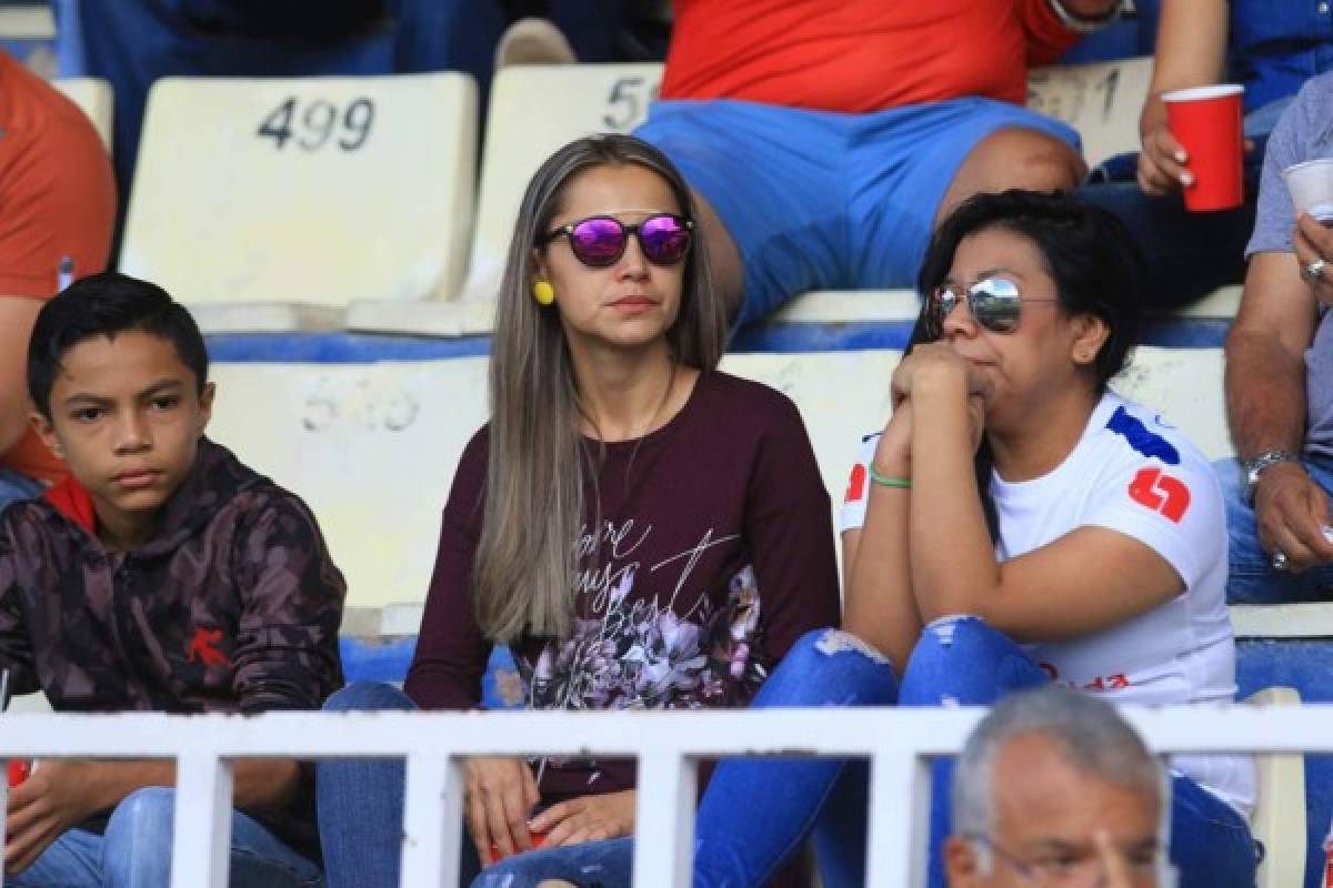 ¡Las bellezas que llegaron a ver el clásico Olimpia-Motagua!