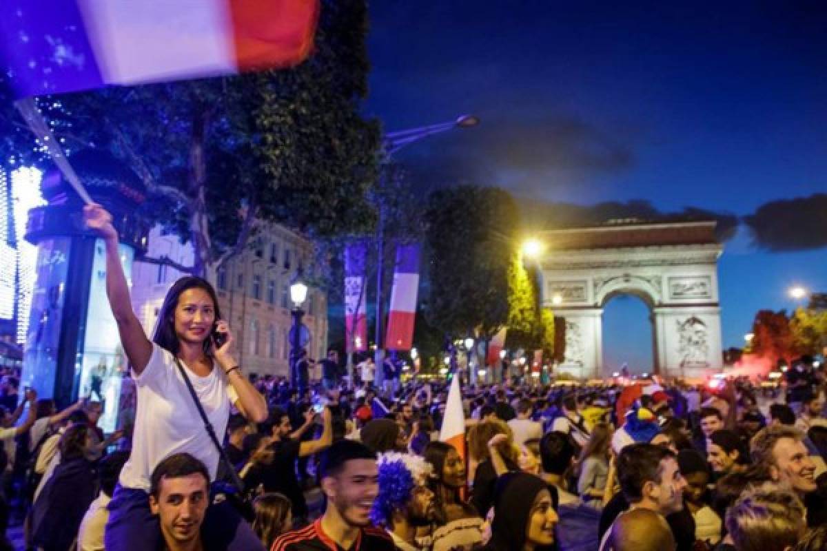 Éxtasis en Francia: El país se vuelve loco y todos salen a festejar el título mundial