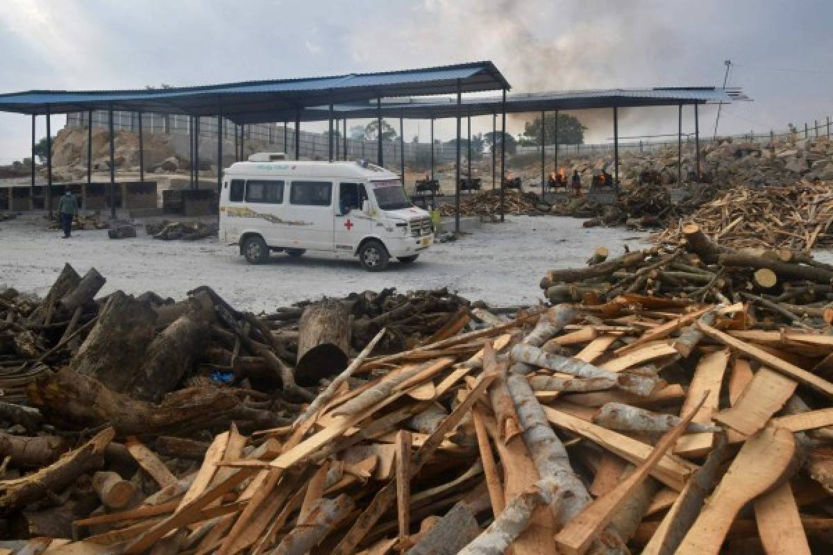 Dantesco: El Covid-19 masacra a la India; sobrepasan los 4,000 muertes diarias y estas medidas toman