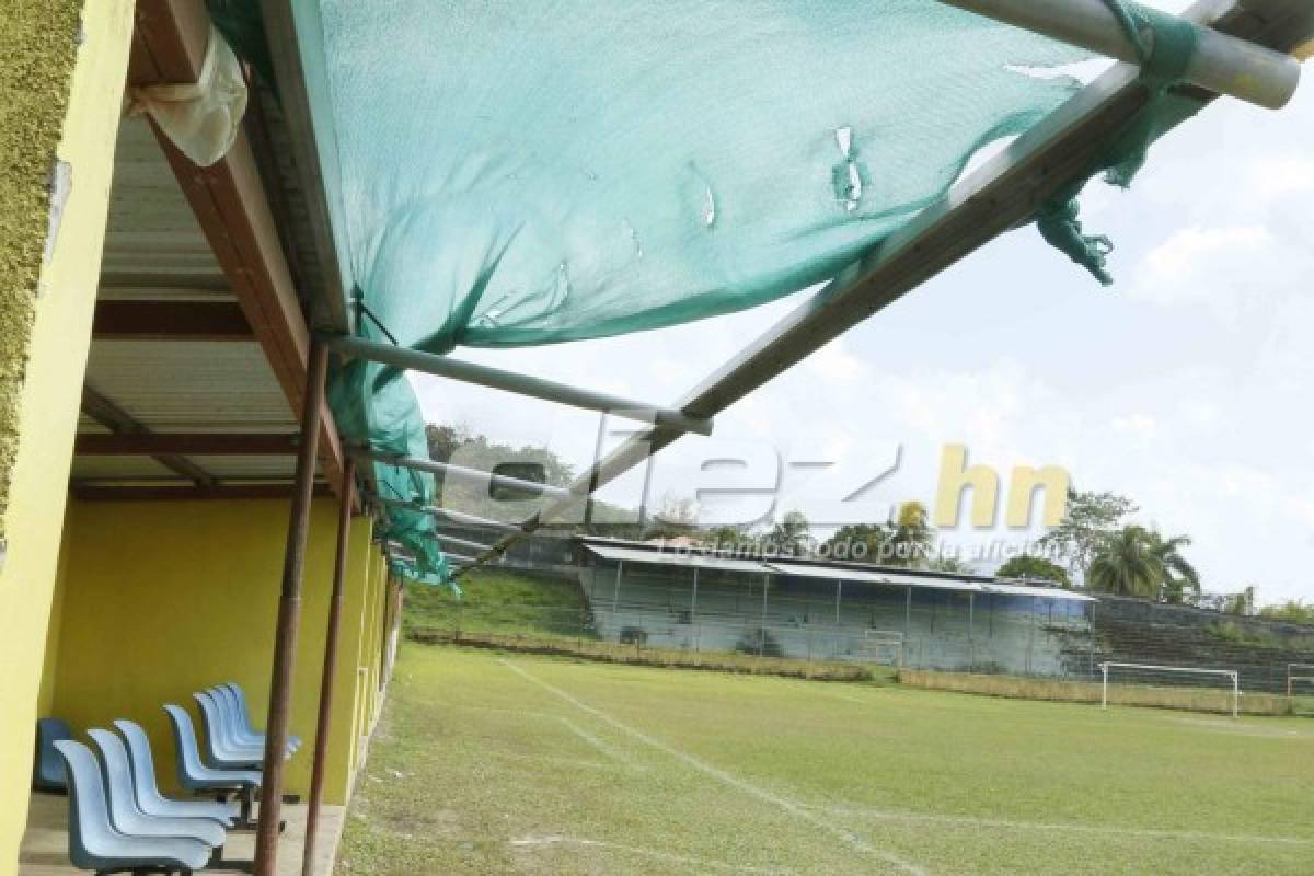 Así luce el descuidado estadio Alfredo León Gómez de la ciudad de Tela