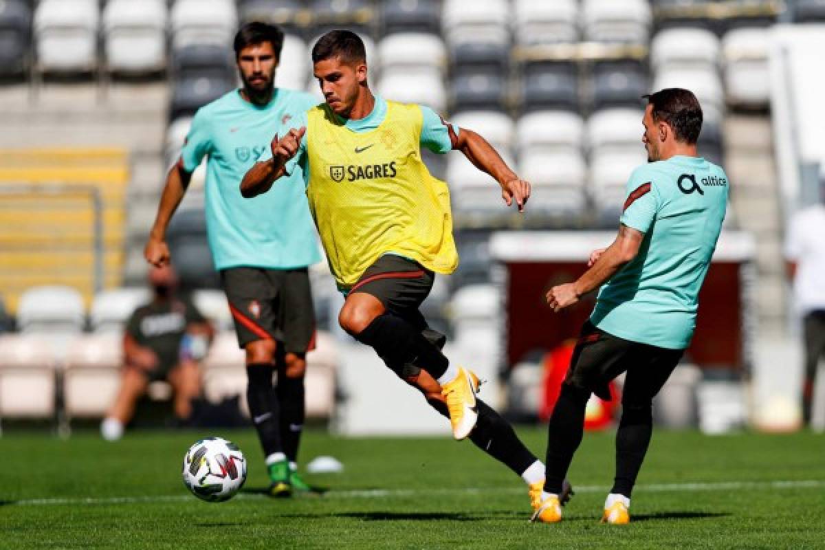 Cristiano Ronaldo humillando a crack del Barcelona: Así fue el entrenamiento de Portugal este domingo