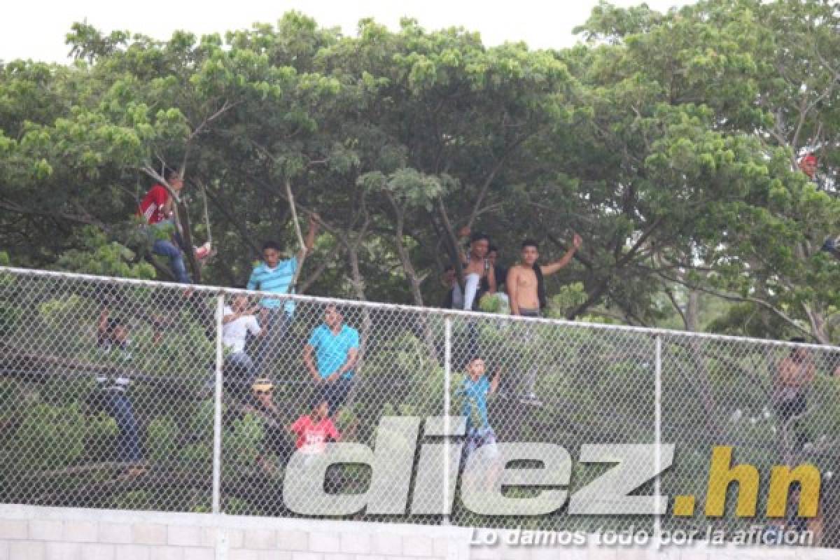 NO VISTE EN TV: La lluvia de piedras en Choluteca y el mensajito de Calderón