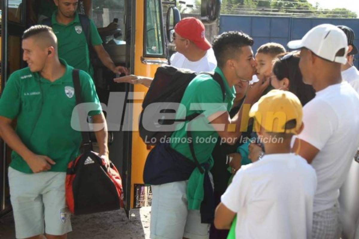 EN FOTOS: Siguatepeque vibra con visita de Olimpia y el humilde autobús en que llegó Real de Minas