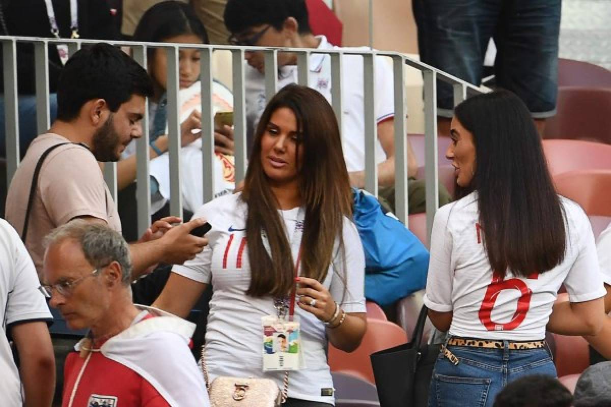 FOTOS: Las bellas aficionadas inglesas y croatas en Luzhniki Stadium