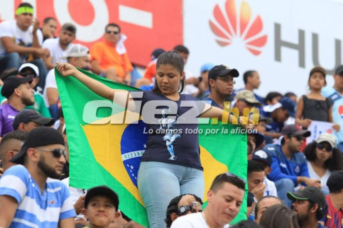 ¡Ambientazo! La gran fiesta en el estadio Nacional por ver a Ronaldinho