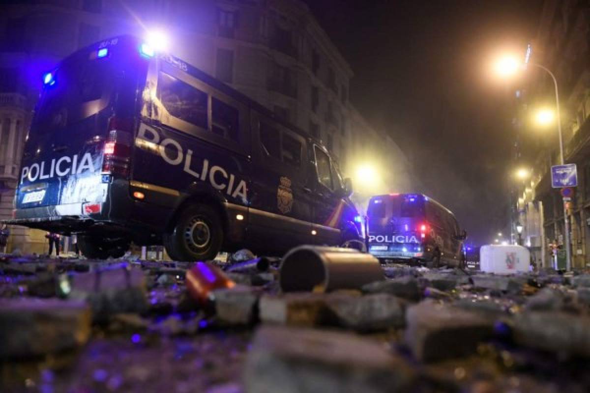 La noche violenta que hubo en Barcelona: Más de 180 heridos por protestas independentistas