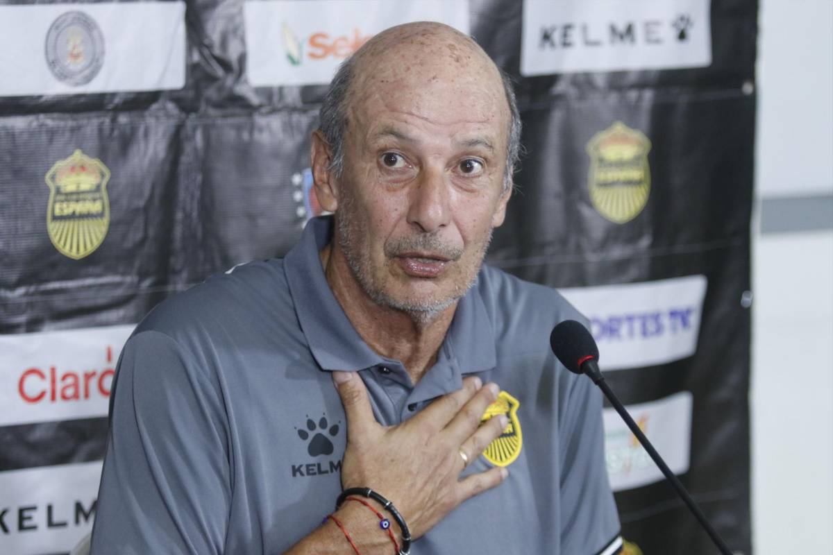 Falero responde el porqué no juega Aceituno, habla de Buba y evita opinar de la eliminación de Honduras de Copa América