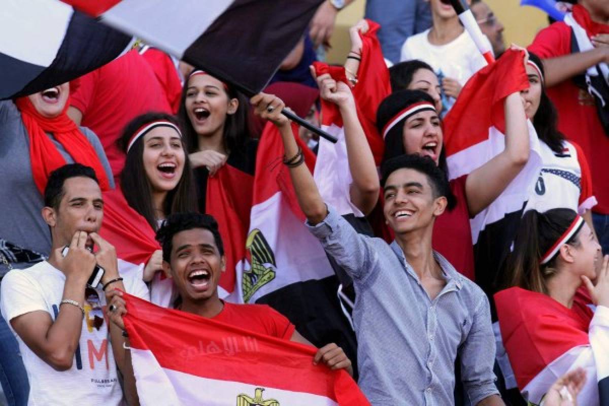¡UNA LOCURA! Las calles de Egipto se inundaron de personas celebrando el pase a Rusia-2018