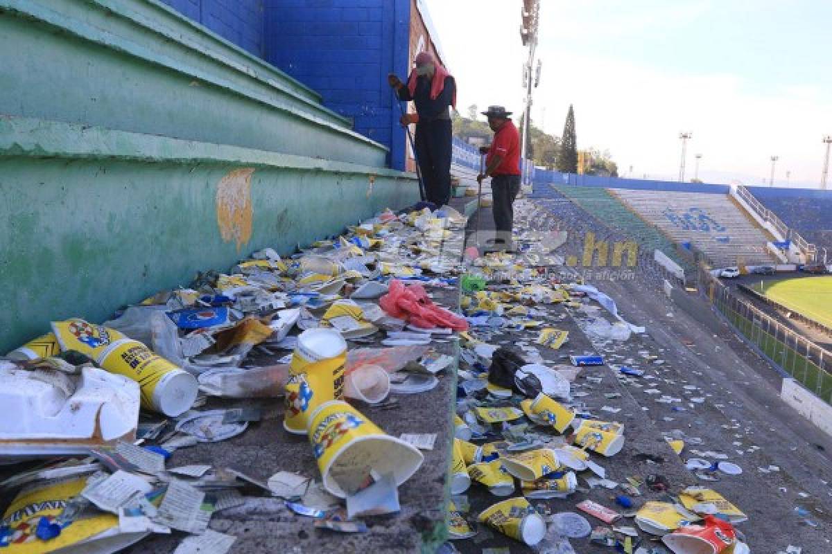 FOTOS: Los bultos de basura que dejaron los aficionados en el Nacional