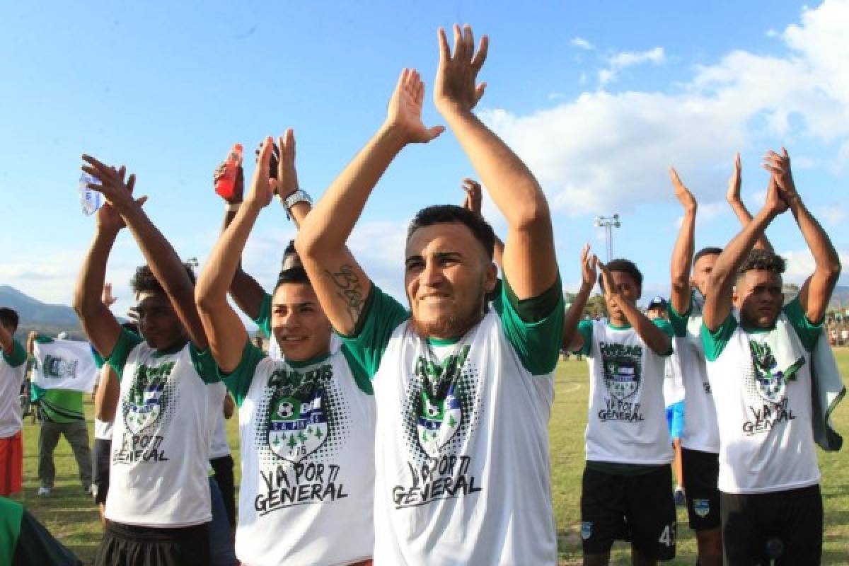 FOTOS: Así celebró Atlético Pinares su campeonato en Liga de Ascenso de Honduras