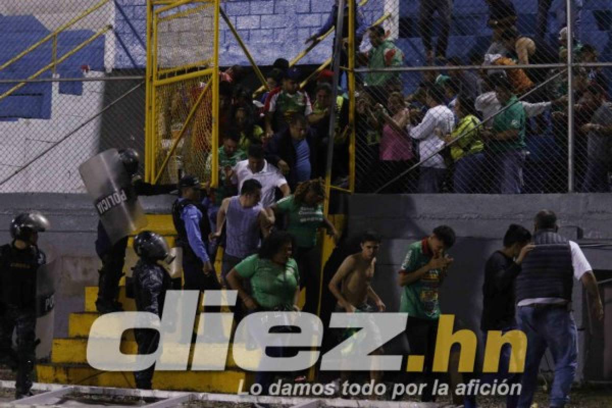 Impactantes imágenes: Terror y drama en el estadio Morazán tras actos vandálicos