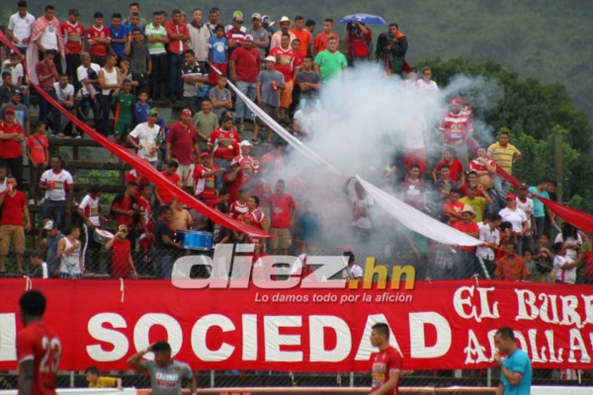 Las curiosas imágenes que dejó el Real Sociedad-Real España en Tocoa