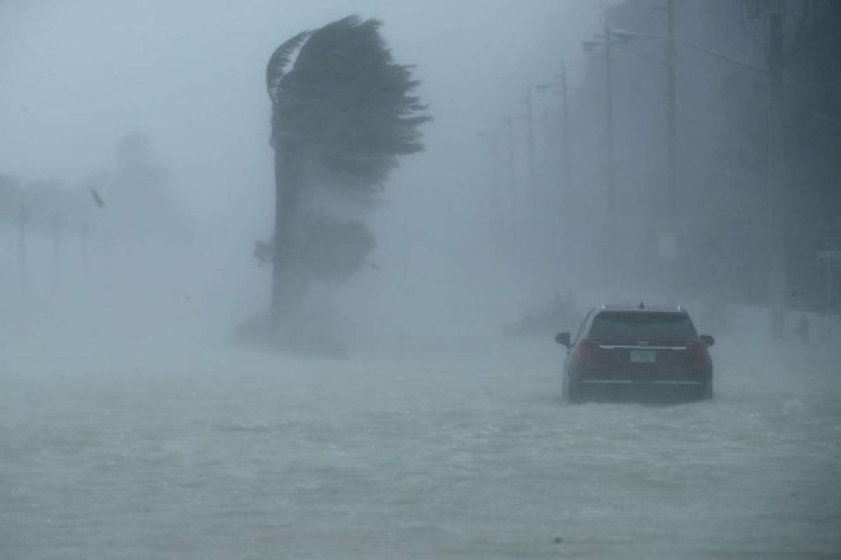 INFORME ESPECIAL: Huracán Irma comienza a destrozar el estado de Florida