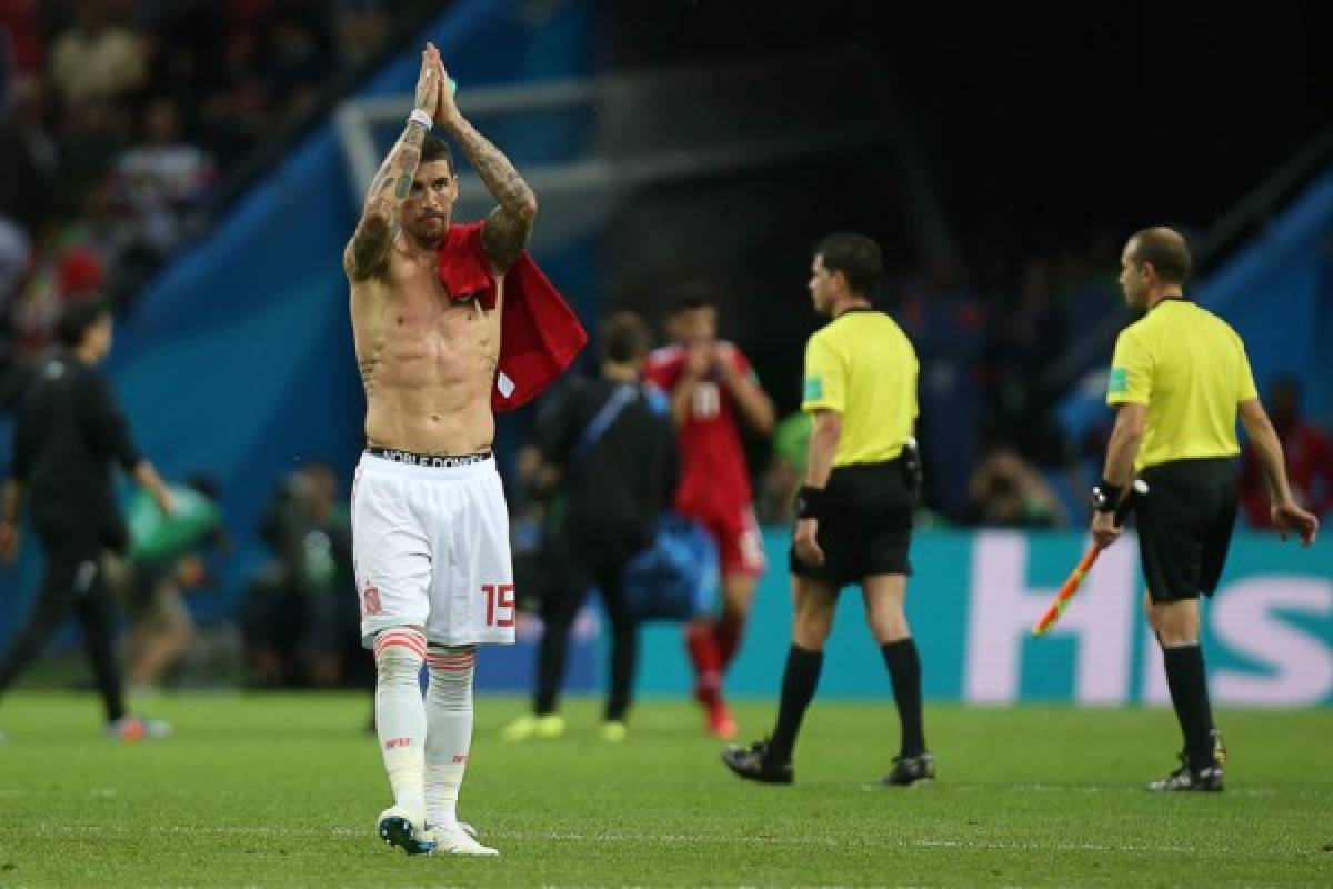 CURIOSAS: ¿Hierro emulando a Löw? Los tatuajes de Sergio Ramos y su gesto con Piqué