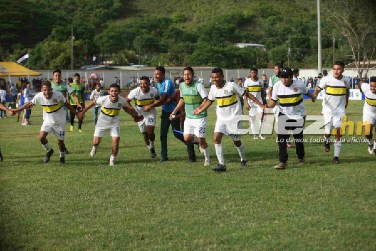 ¡Qué Delicias! A lo Real Madrid, así festejaron en Olancho eliminación de Motagua