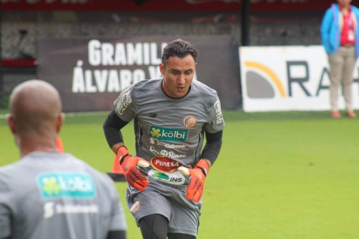 Adidas manda bien equipado a Keylor Navas que da el ejemplo en los entrenamientos