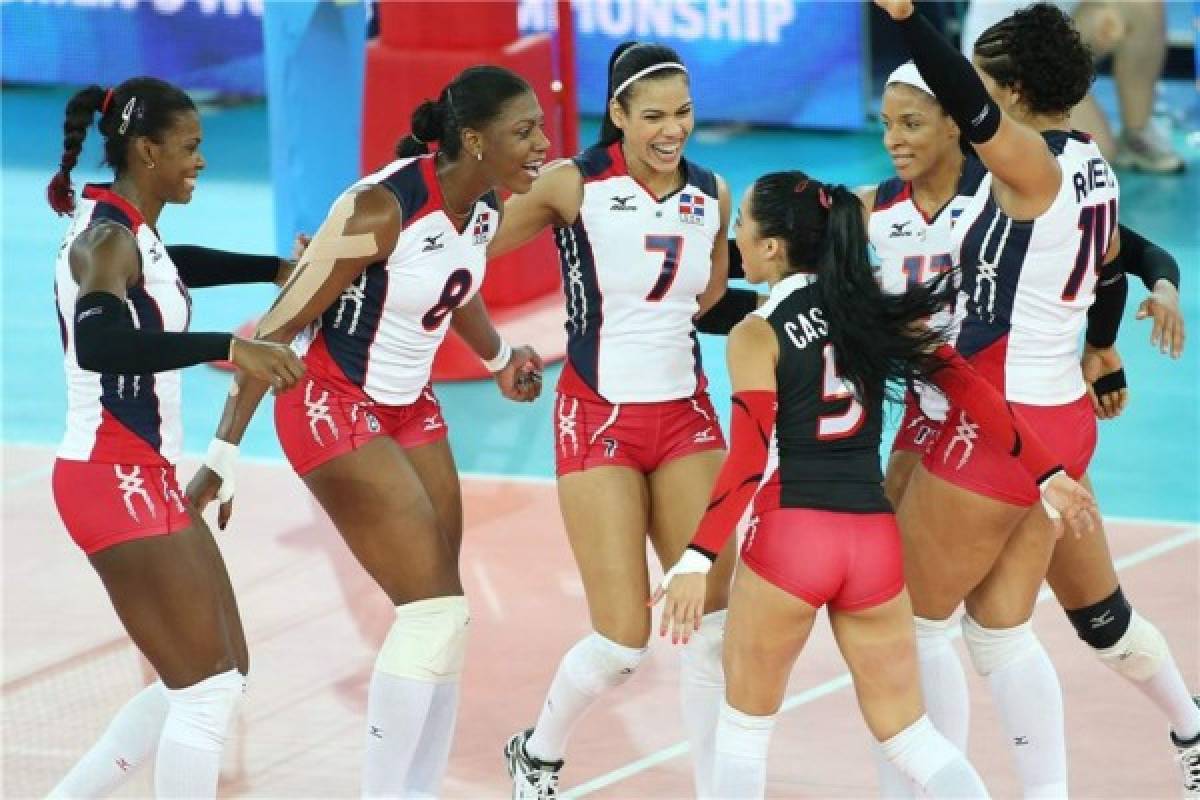 Las distracciones más candentes de la voleibolista dominicana Winifer Fernández en pleno partido