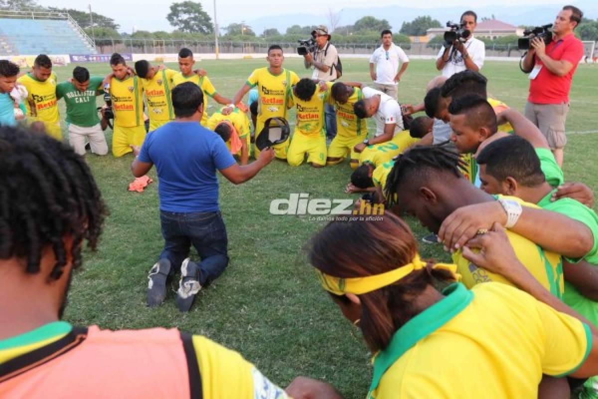 ¡DESGARRADOR! Las tristes fotos de los jugadores del Social Sol al descender