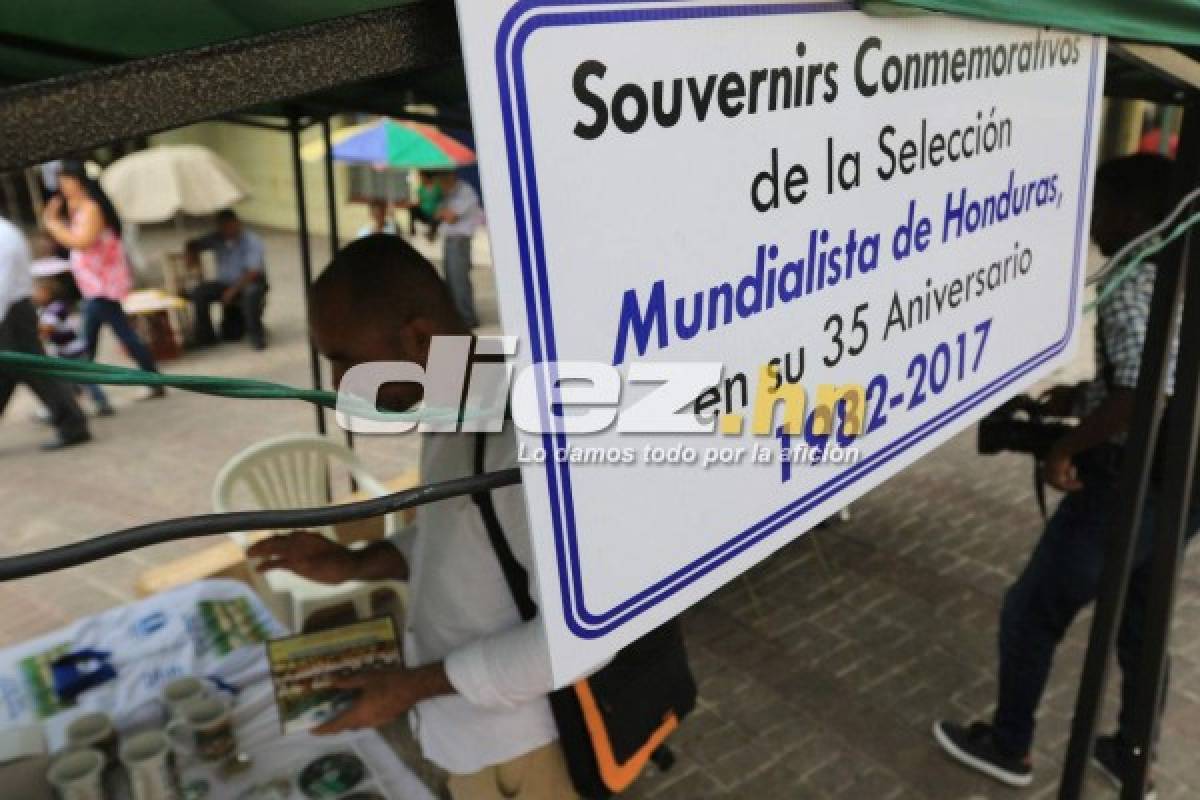 EN FOTOS: Así vendió Chelato souvenirs en el parque Tegucigalpa  