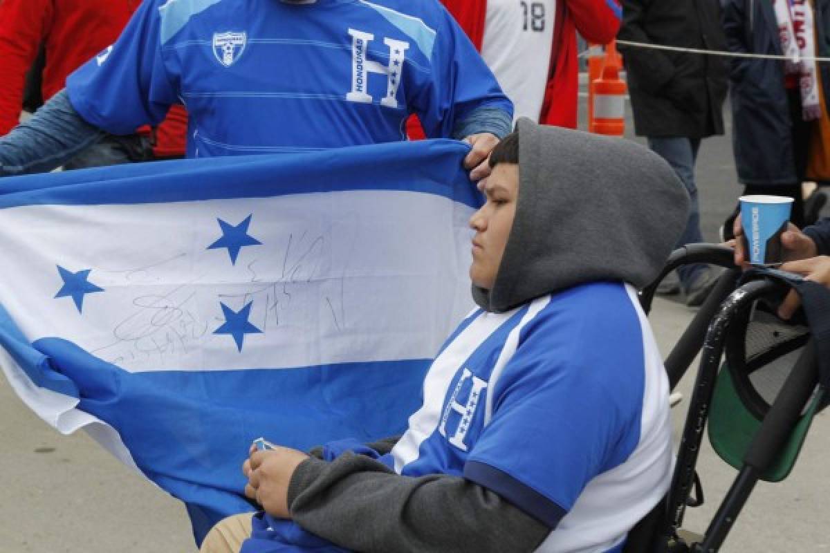 Curiosas: Las fotos que no viste por la TV del Honduras-USA