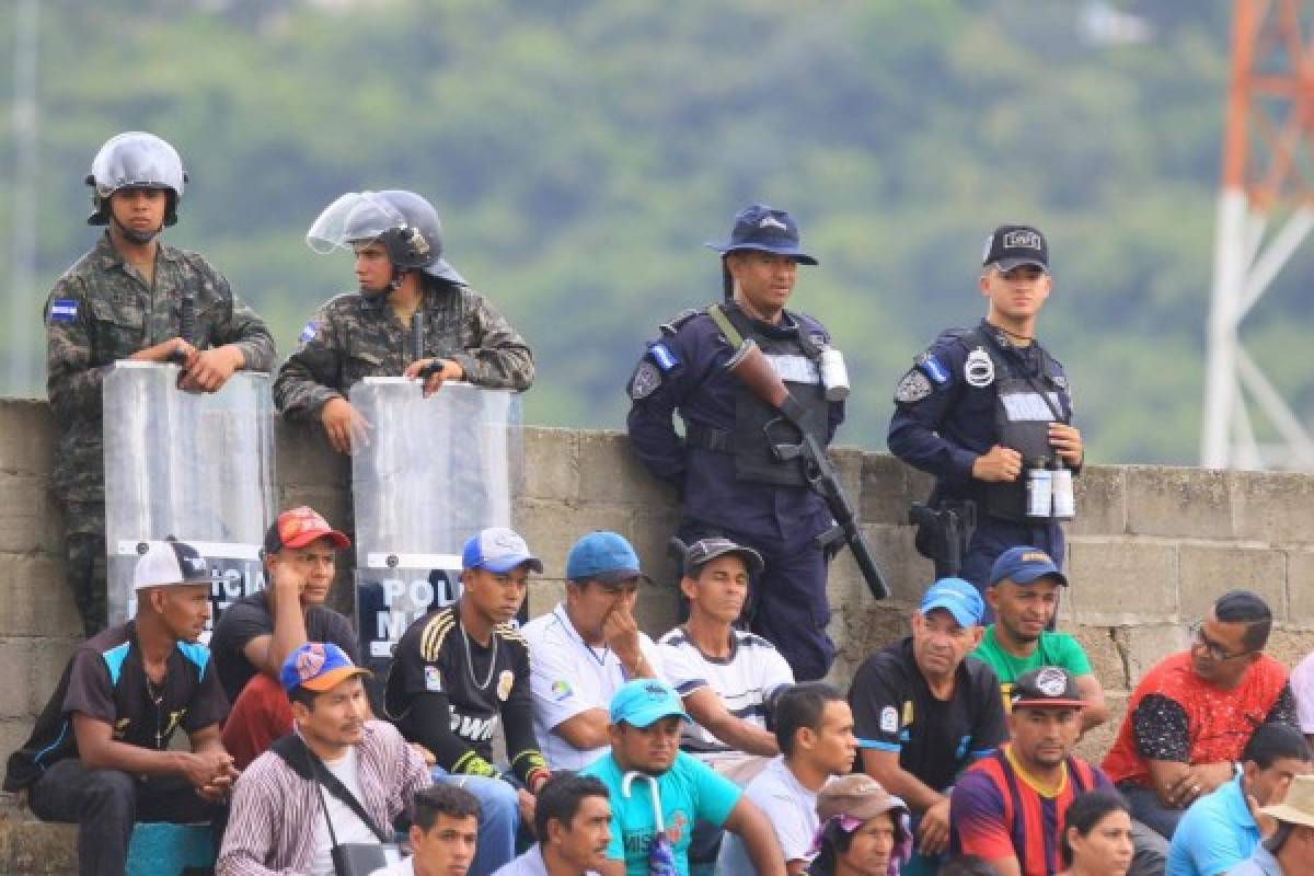 NO SE VIO EN TV: Llenazos, disfraces y la polémica por los uniformes iguales