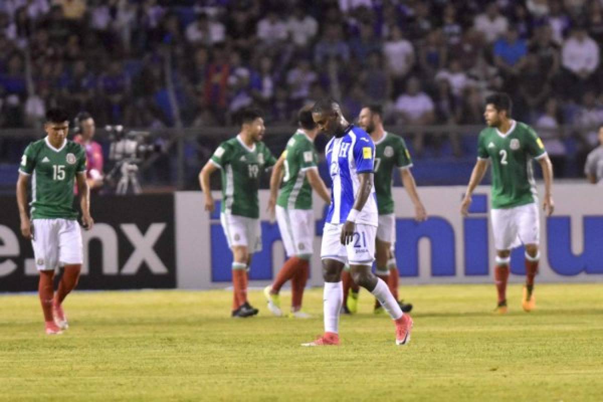 CURIOSAS: Espontáneos en el estadio Olímpico y flores para México