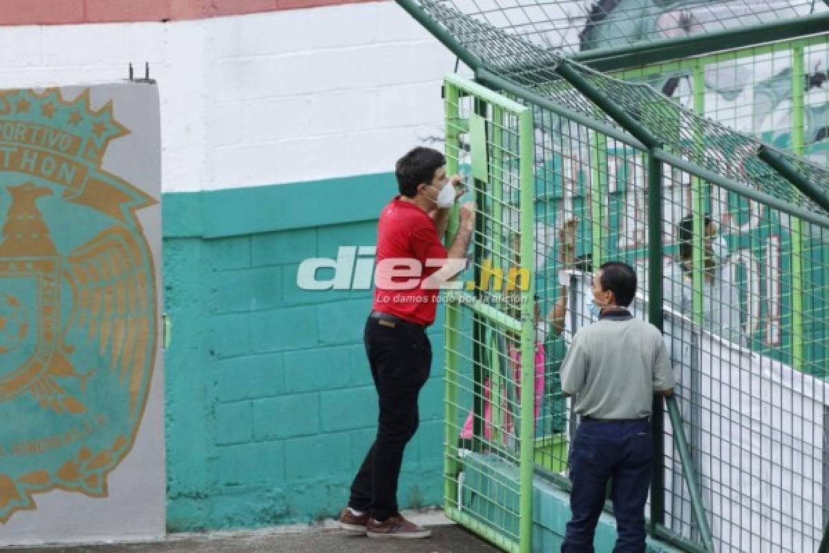 Curiosas: Héctor Vargas expulsado, el rostro de Archivald en gol de Bengtson y visita en el Nacional