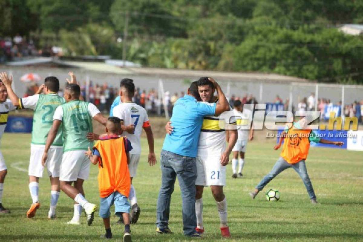 ¡Qué Delicias! A lo Real Madrid, así festejaron en Olancho eliminación de Motagua