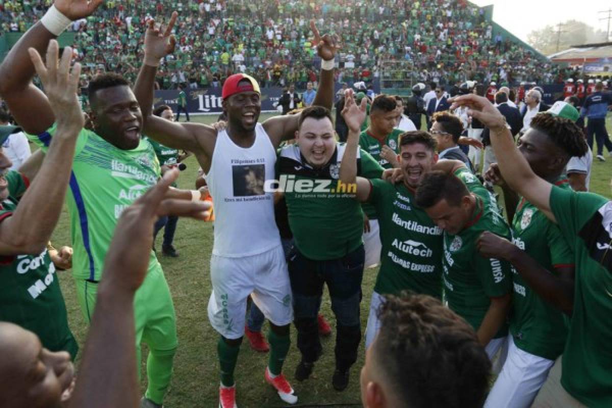 ¡Abrazos, lágrimas y besos! Eufórico festejo del Marathón tras coronarse campeón