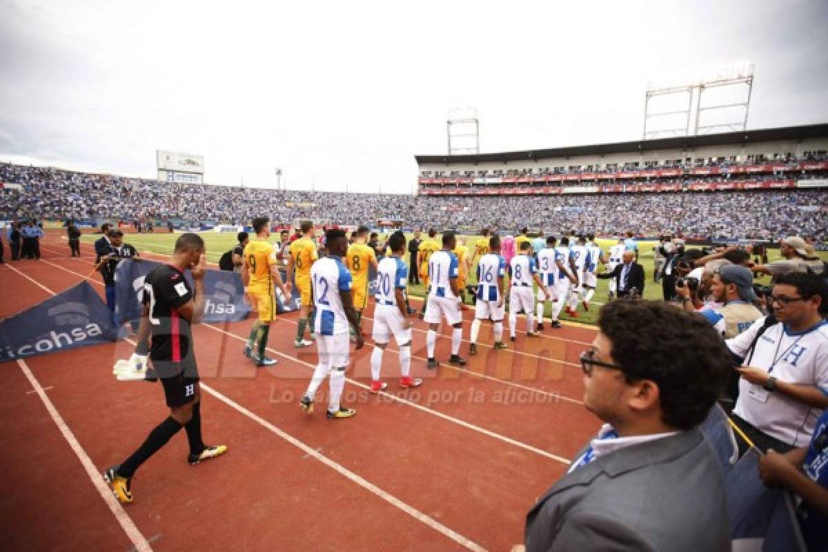 CURIOSAS: El saludo de Pinto y Postecoglou y el detalle de Boniek con los titulares