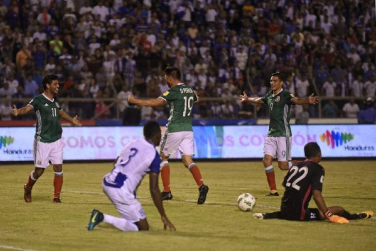 CURIOSAS: Espontáneos en el estadio Olímpico y flores para México