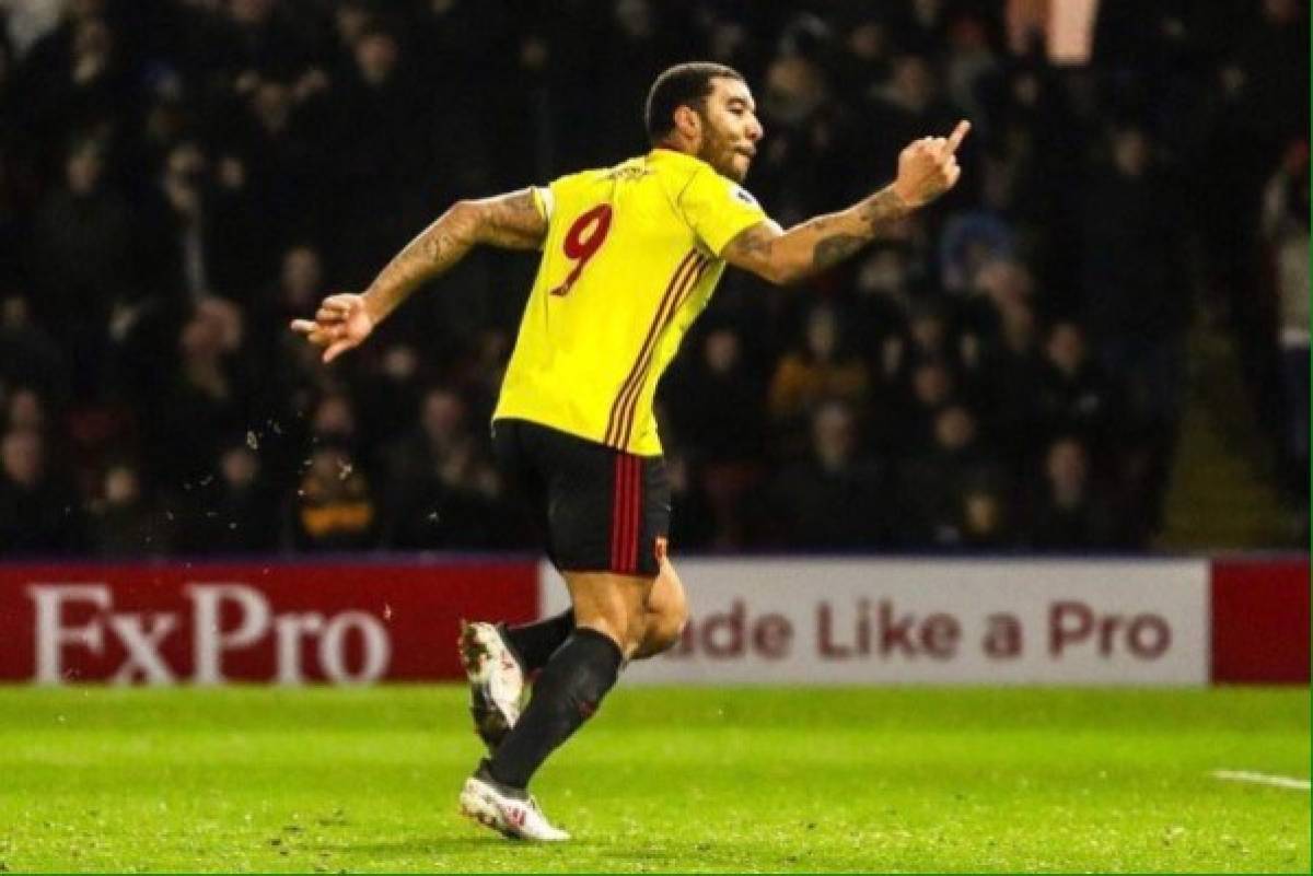 La de Piqué y Deeney, las últimas celebraciones más polémicas en el fútbol