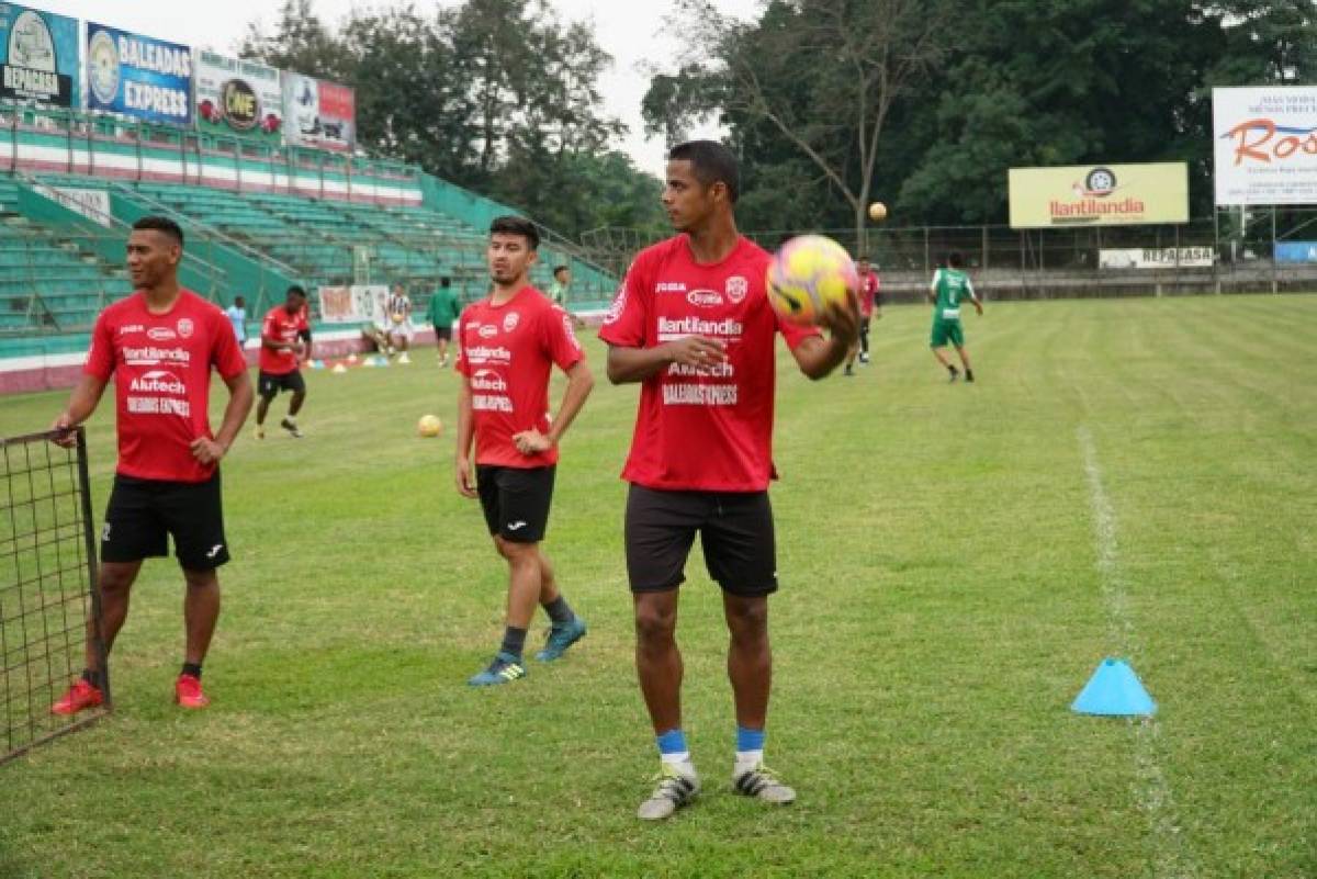 FICHAJES: Un hondureño a España y la condición de Motagua a Diego Vázquez