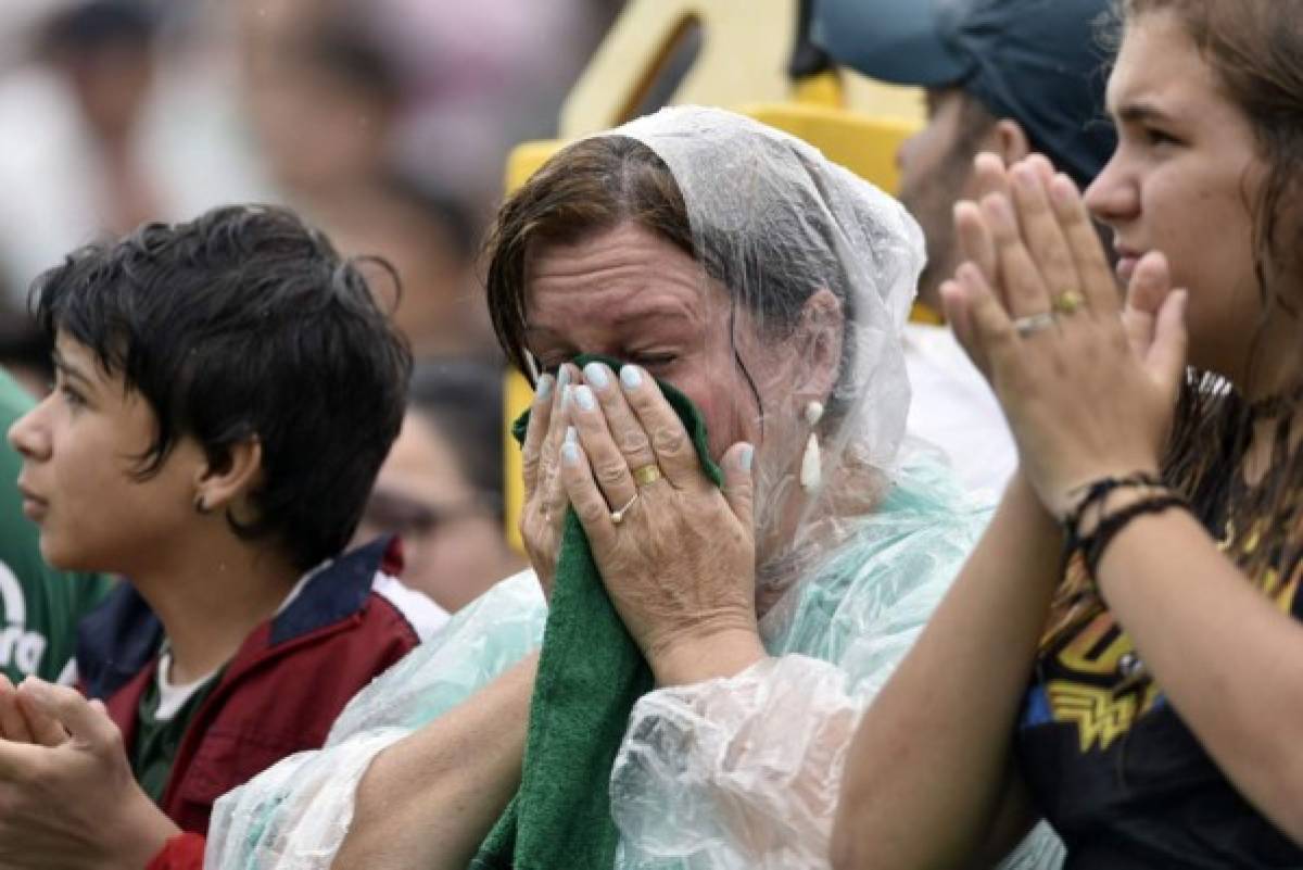 ¡Desgarrador! Brasil despide entre lágrimas y aplausos a los jugadores del Chapecoense