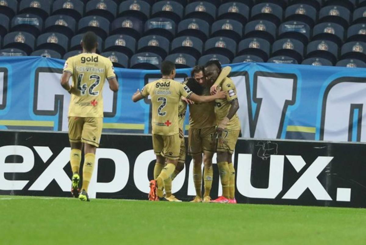 ¡Grítalo Panterita! El festejo de Albert Elis al marcar ante Porto su cuarta gol en Portugal y su duelo ante Pepe