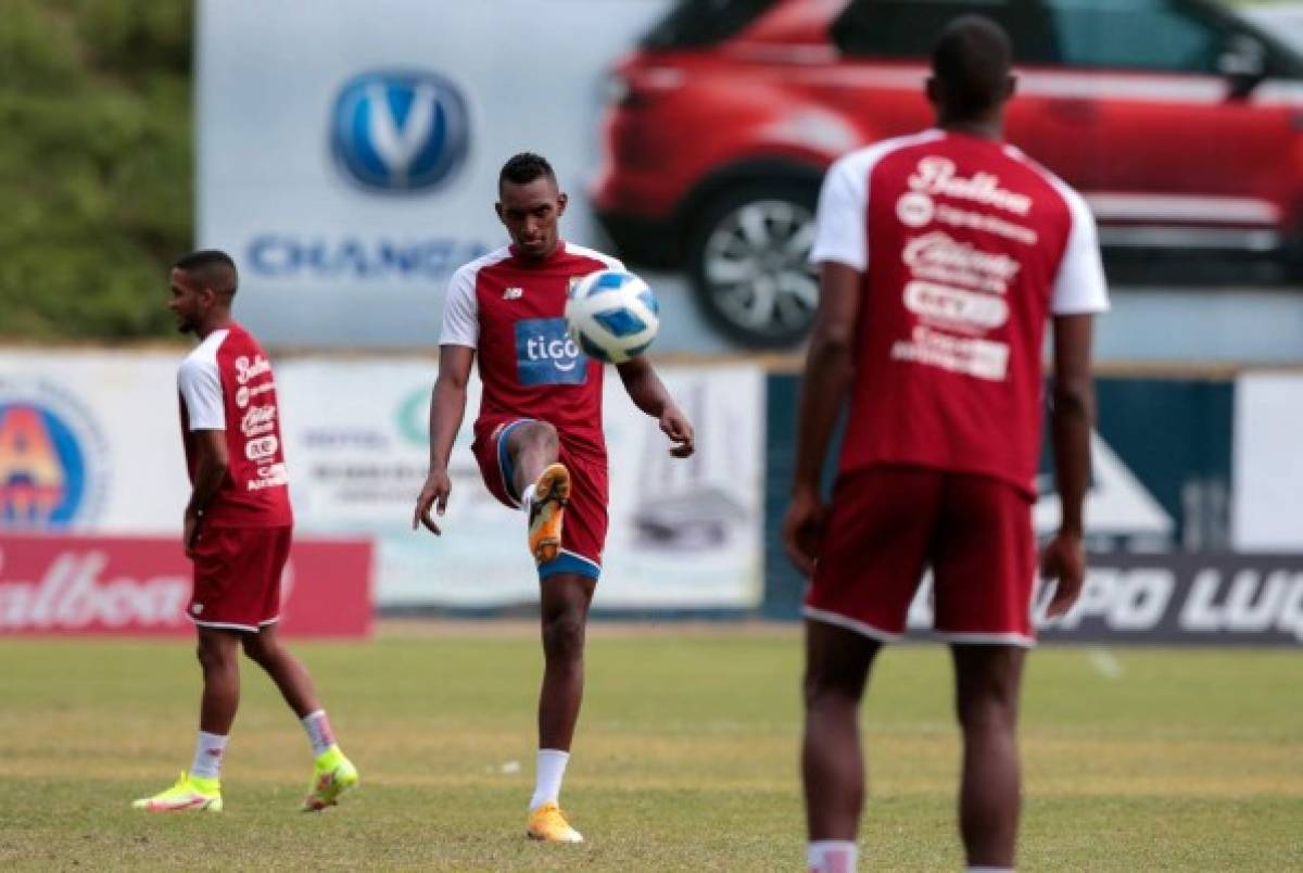 Baja ante México: futbolista de Panamá dio positivo por Covid-19 antes del partido por la Eliminatoria  