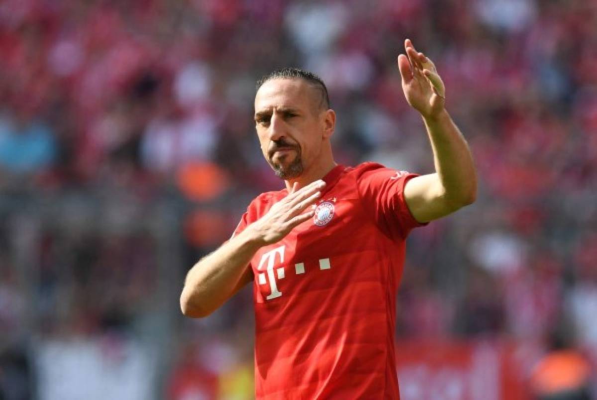 NO SE VIO EN TV: Ribéry celebra a lo CR7, el desliz de Robben y el gran mosaico del Bayern Munich en su despedida
