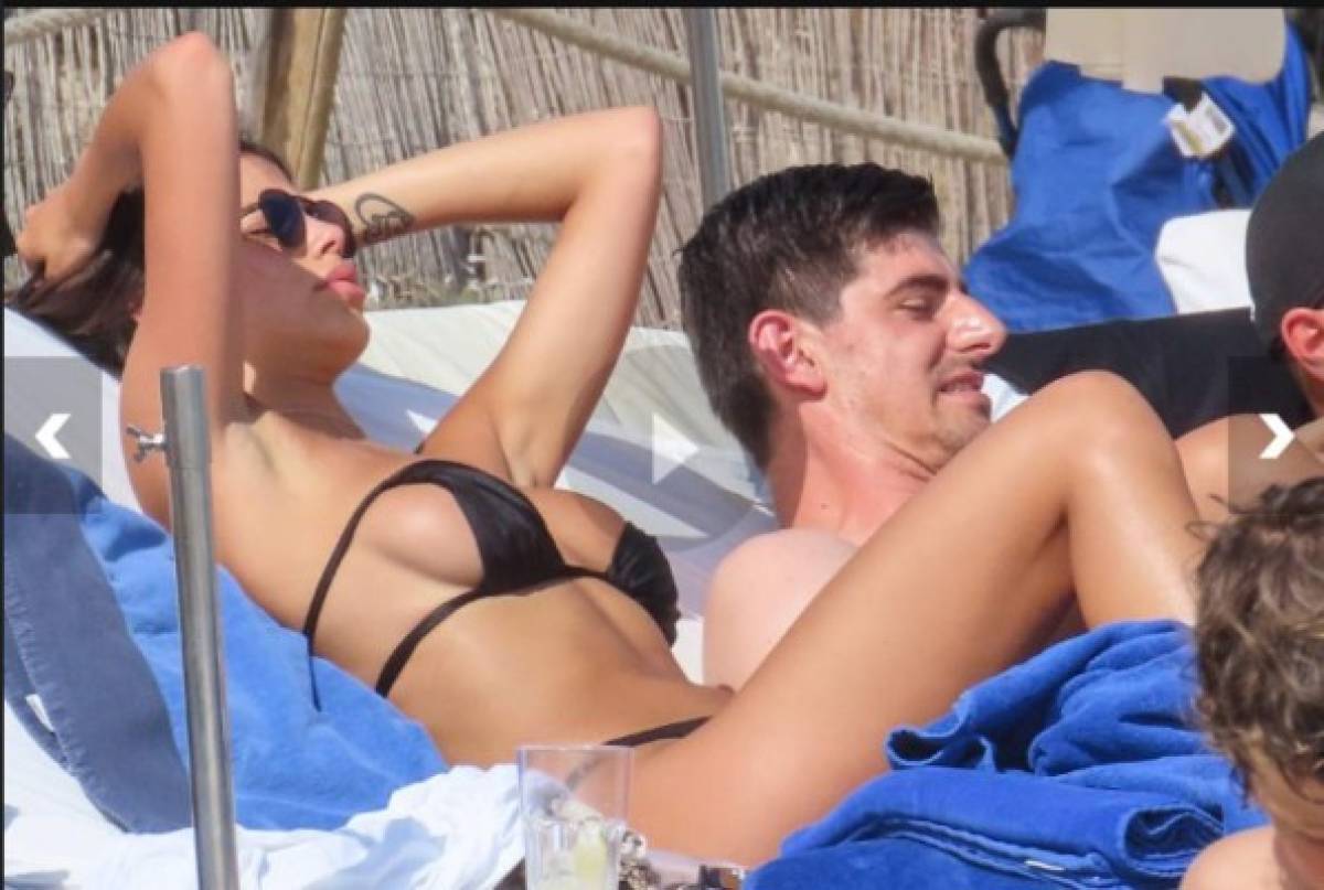 ¡Pillado! Courtois fue captado de vacaciones en Ibiza con dos infartantes mujeres