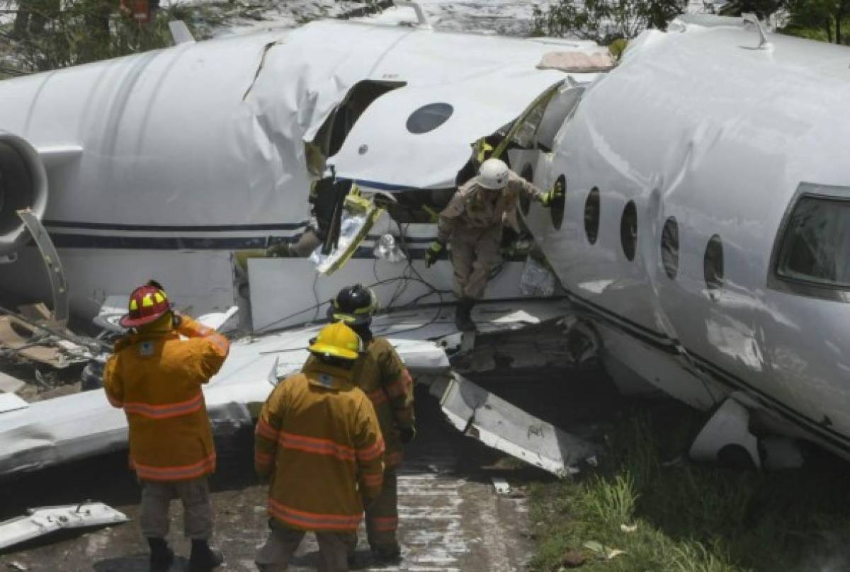 Las otras imágenes que no has visto del avión que se salió de la pista en el aeropuerto Toncontín