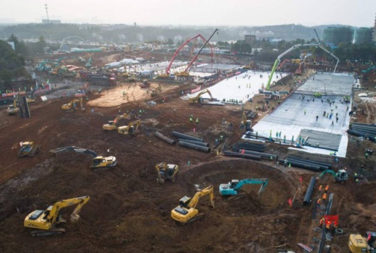 Así marcha la construcción del hospital exprés en Wuhan para frenar el coronavirus