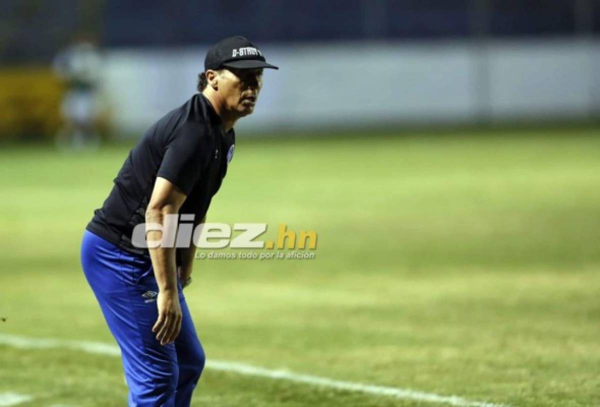 En fotos: Así vivió Pedro Troglio su primer juego dirigiendo al Olimpia