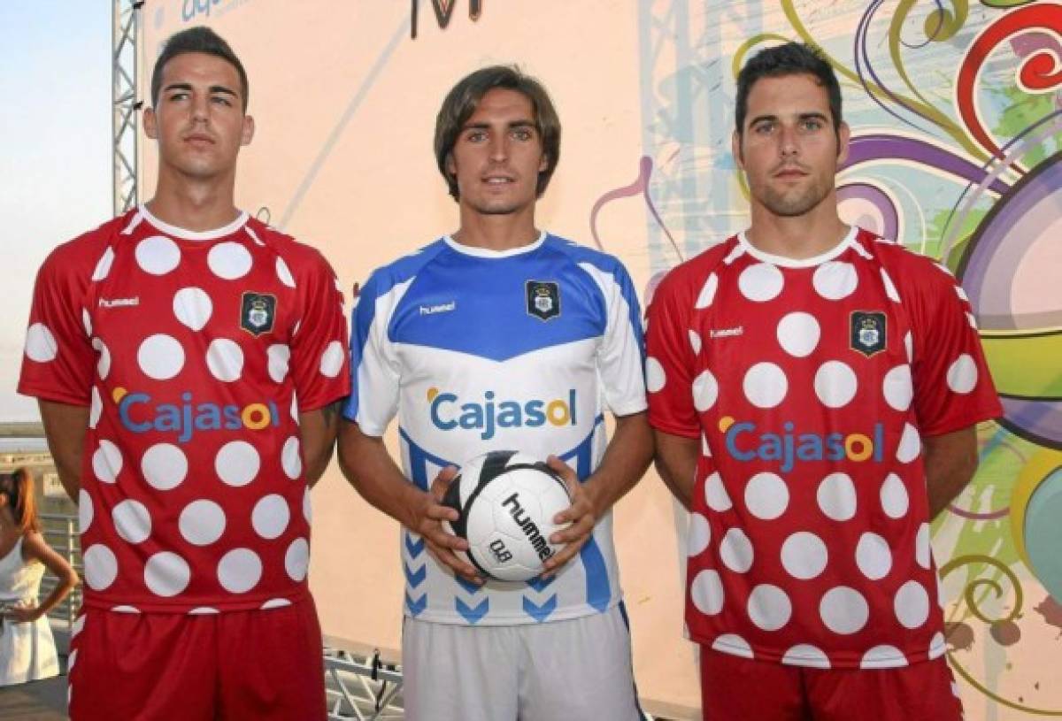 Con una del Barça y Real Madrid: estas son las camisetas más horribles que se han visto en el fútbol